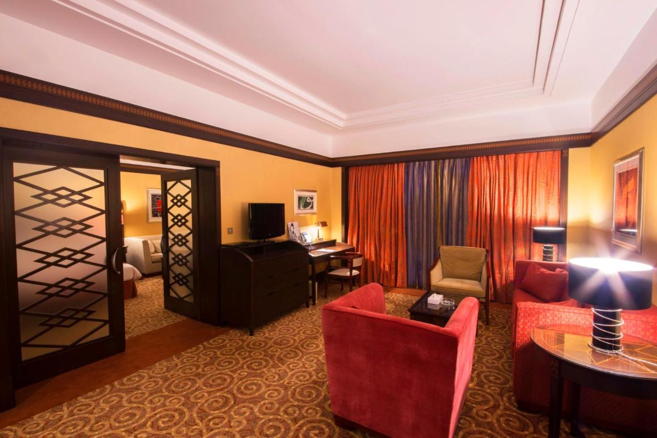 Holiday Inn Kuwait, An Ihg Hotel Kuwait City Ngoại thất bức ảnh